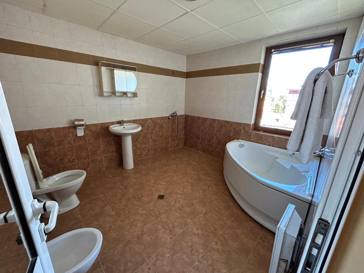 וראצה Hotel Rade 2 מראה חיצוני תמונה